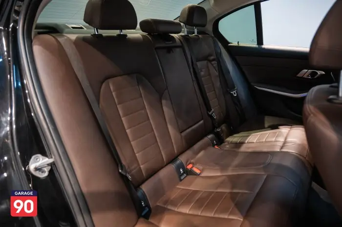 bmw 320i 2020 - صورة 18