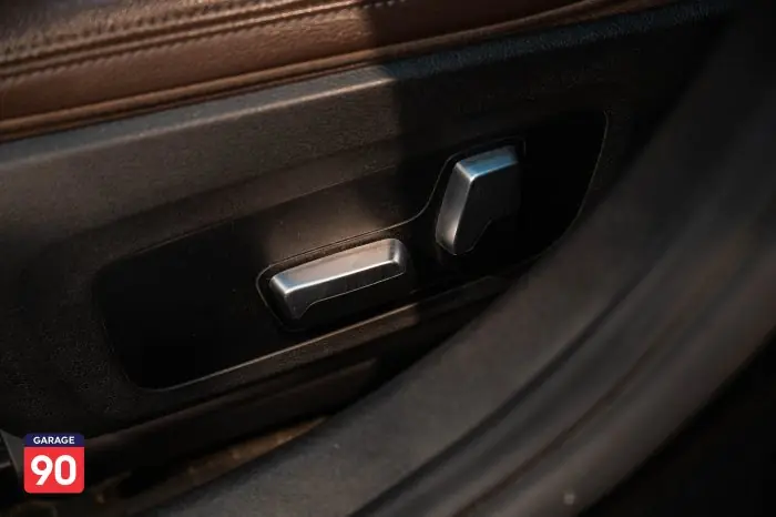 bmw 320i 2020 - صورة 13