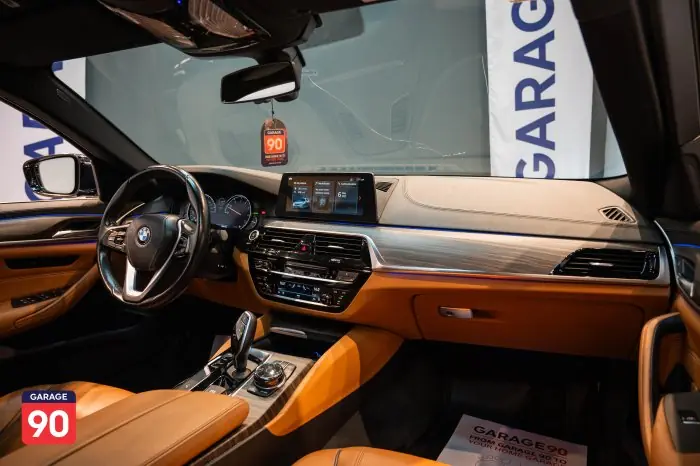 bmw 520i 2018 - صورة 13
