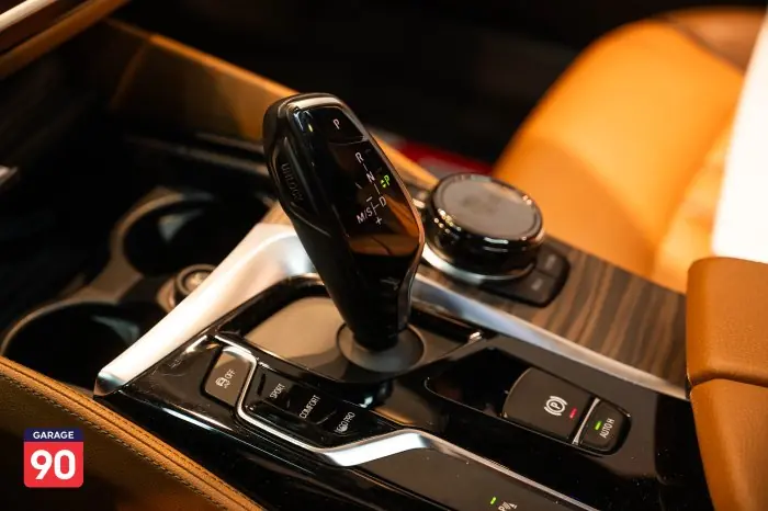 bmw 520i 2018 - صورة 12