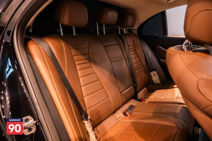 Mercedes-Benz E200 2021 - صورة 19