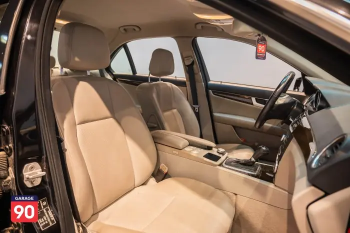 Mercedes-Benz C180 2014 - صورة 16