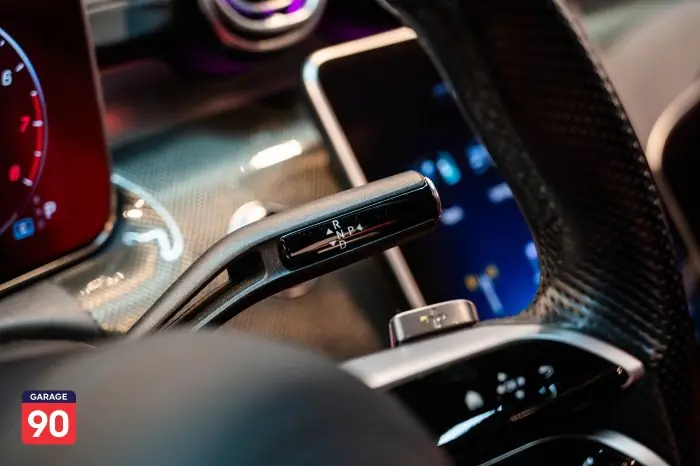 Mercedes-Benz C180 2023 - صورة 12
