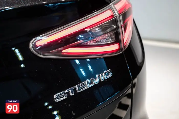 Alfa Romeo Stelvio 2024 - صورة 9