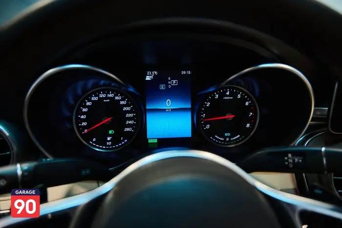 Mercedes-Benz C200 2025 - صورة 13