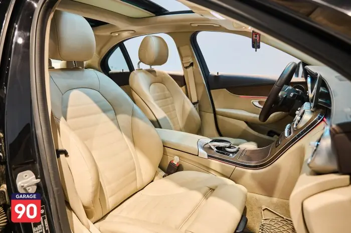 Mercedes-Benz C200 2025 - صورة 17