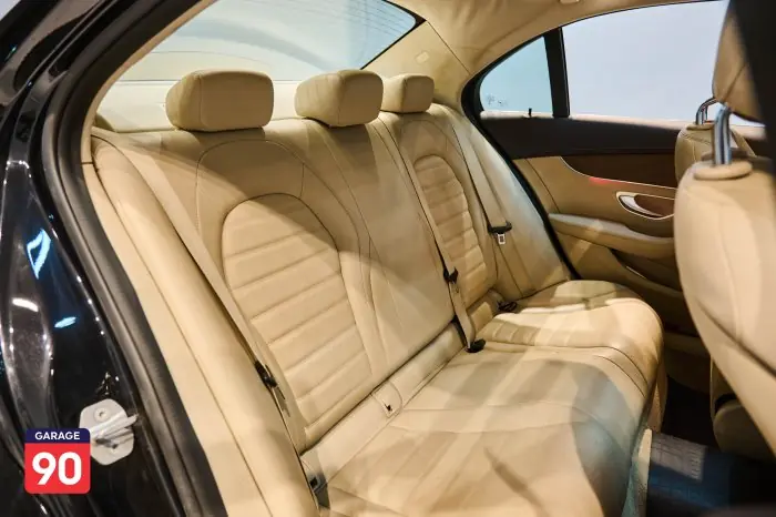 Mercedes-Benz C200 2025 - صورة 18