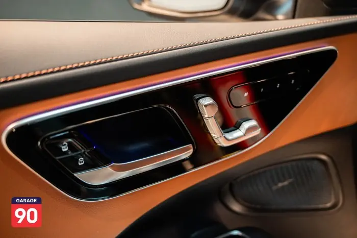 Mercedes-Benz C180 2023 - صورة 12