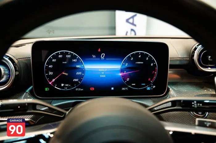 Mercedes-Benz C180 2023 - صورة 14
