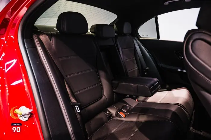 Mercedes-Benz C180 2023 - صورة 15