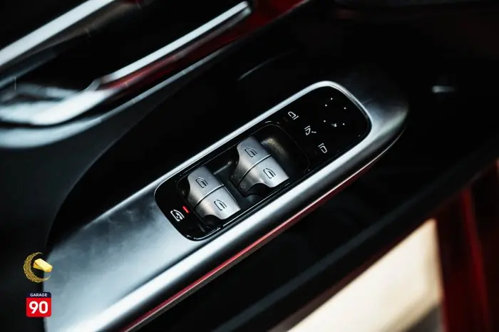 Mercedes-Benz C180 2023 - صورة 9