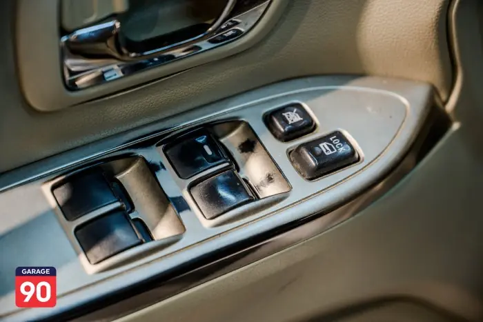 Mitsubishi Pajero 2017 - صورة 9