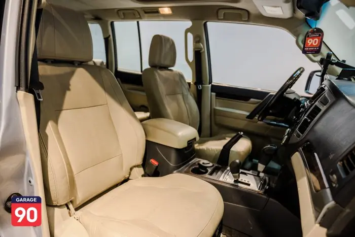 Mitsubishi Pajero 2017 - صورة 14