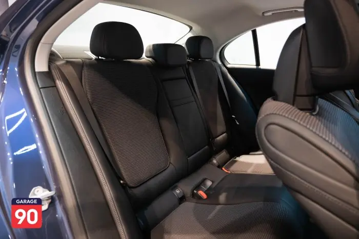 Mercedes-Benz C180 2024 - صورة 17