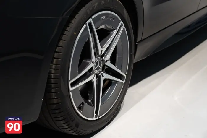 Mercedes-Benz C200 2023 - صورة 8