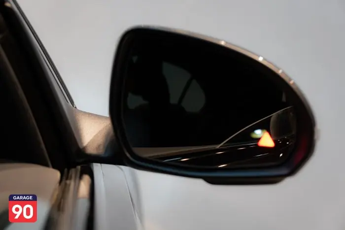 Mercedes-Benz C180 2023 - صورة 15