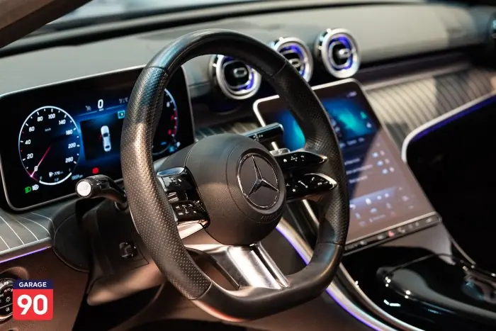 Mercedes-Benz C180 2023 - صورة 16