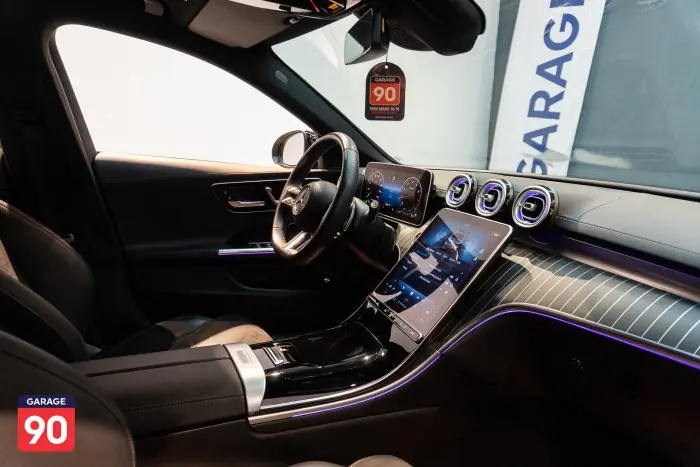 Mercedes-Benz C180 2023 - صورة 12