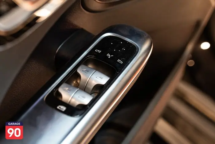 Mercedes-Benz C180 2023 - صورة 14
