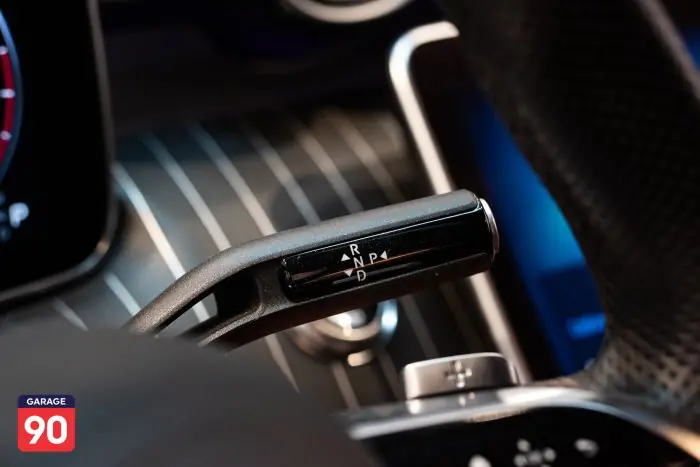 Mercedes-Benz C180 2023 - صورة 11