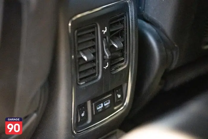 Jeep Grand Cherokee 2015 - صورة 16