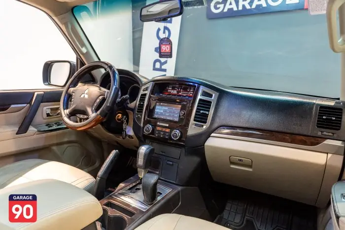 Mitsubishi Pajero 2018 - صورة 15