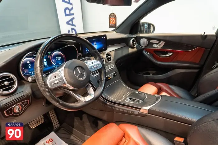 Mercedes-Benz GLC300 2020 - صورة 15