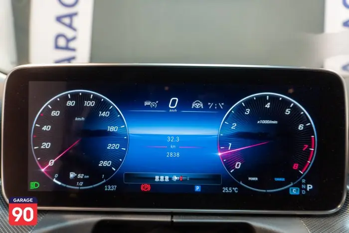 Mercedes-Benz C200 2023 - صورة 14