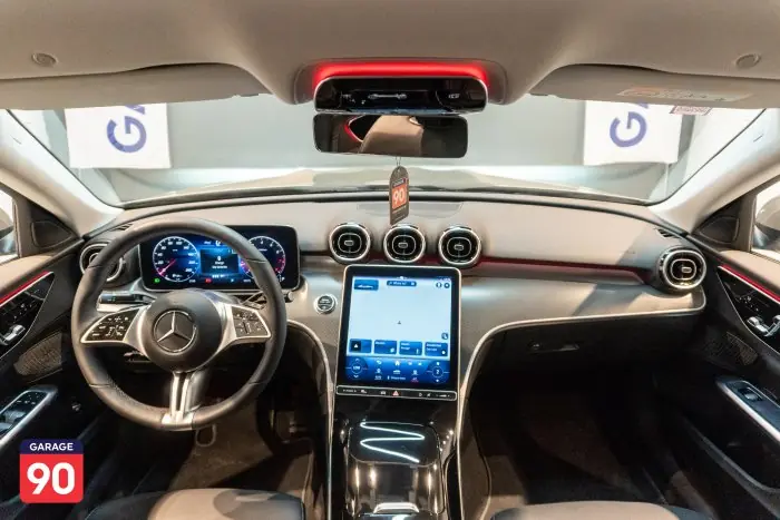 Mercedes-Benz C200 2023 - صورة 16