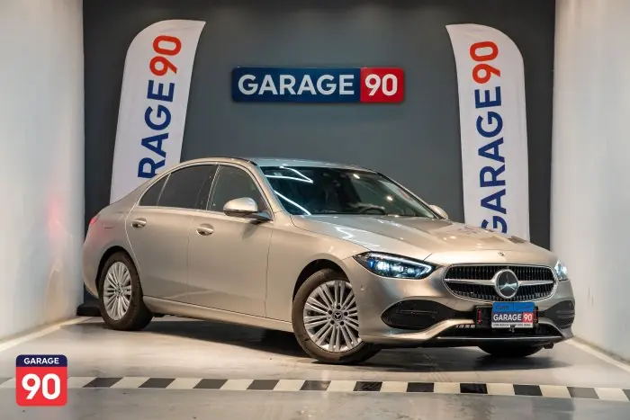 Mercedes-Benz C200 2023 - صورة 2