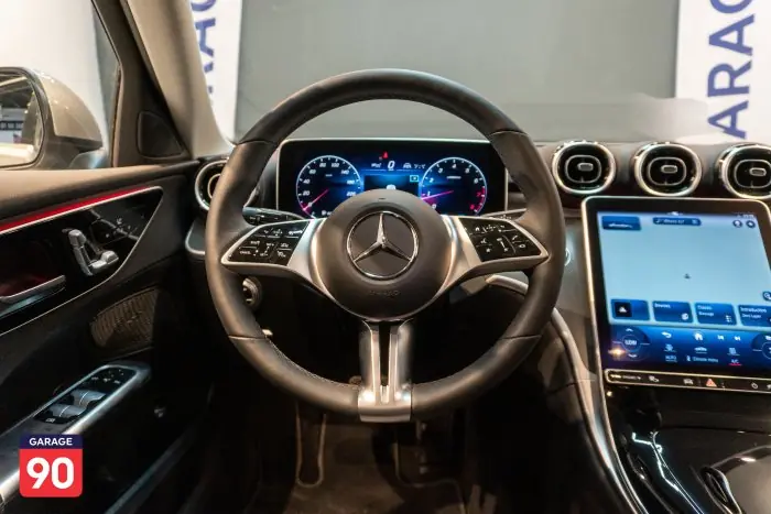 Mercedes-Benz C200 2023 - صورة 15