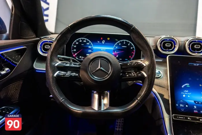 Mercedes-Benz C180 2023 - صورة 14