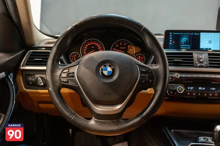 bmw 318i 2019 - صورة 12