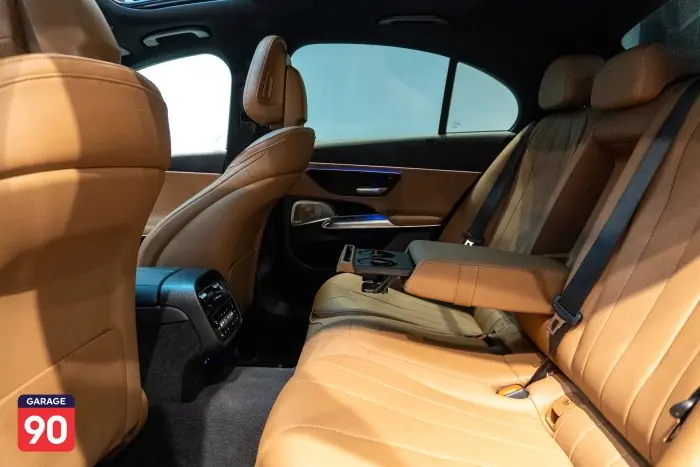 Mercedes-Benz E200 2024 - صورة 19