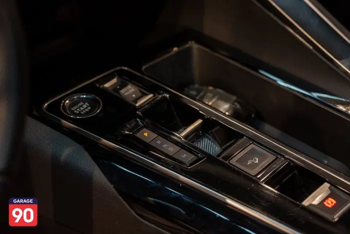 Peugeot 3008 2023 - صورة 15