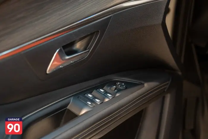 Peugeot 3008 2023 - صورة 10