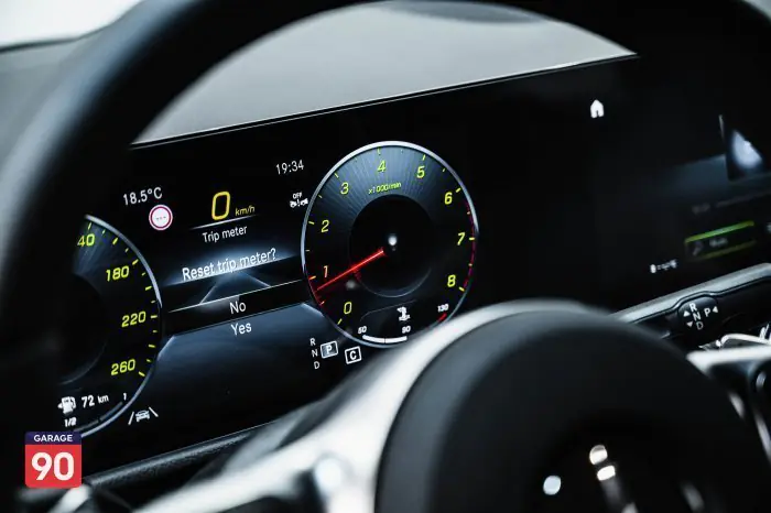 Mercedes-Benz GLA200 2023 - صورة 12