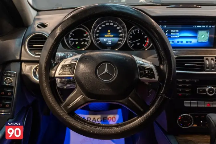 Mercedes-Benz C180 2014 - صورة 14