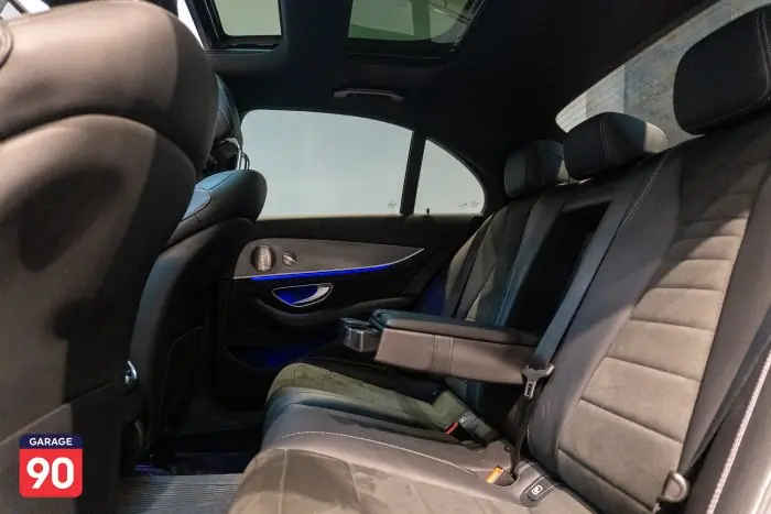 Mercedes-Benz E200 2023 - صورة 19