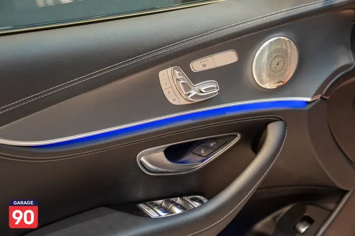 Mercedes-Benz E200 2023 - صورة 13