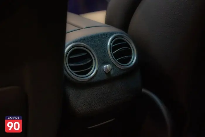 Mercedes-Benz E200 2023 - صورة 16
