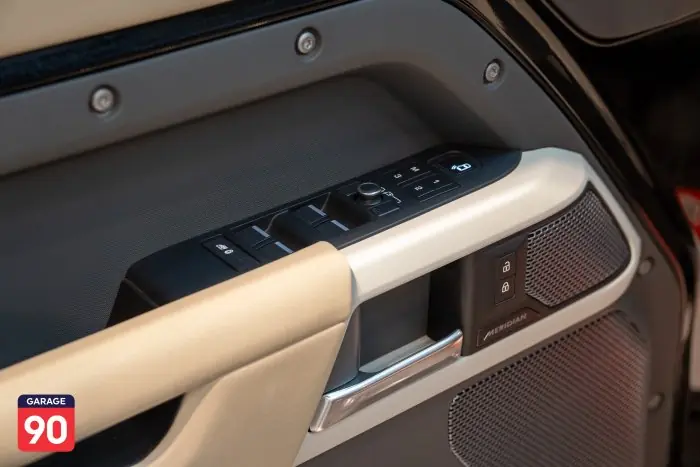 Land Rover Defender 2021 - صورة 9