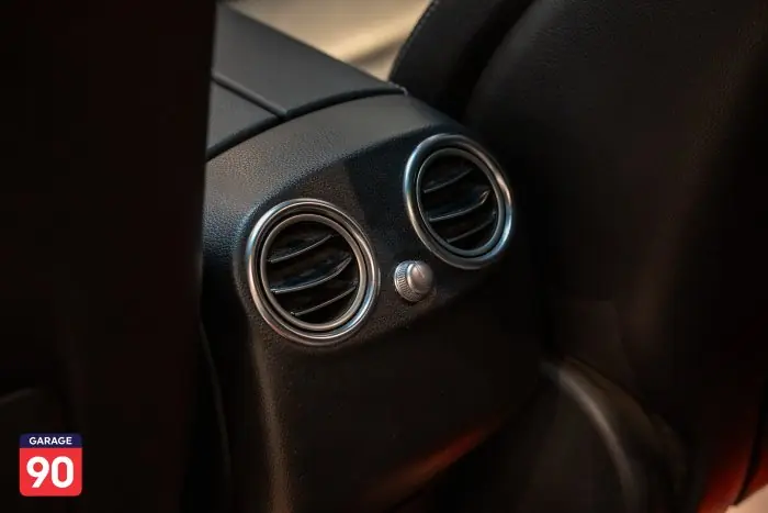 Mercedes-Benz GLC200 2020 - صورة 14