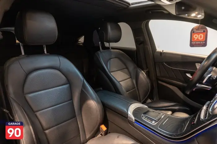 Mercedes-Benz GLC300 2020 - صورة 12