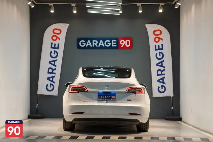 Tesla Model 3 2023 - صورة 4