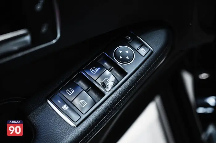 Mercedes-Benz C200 2014 - صورة 18