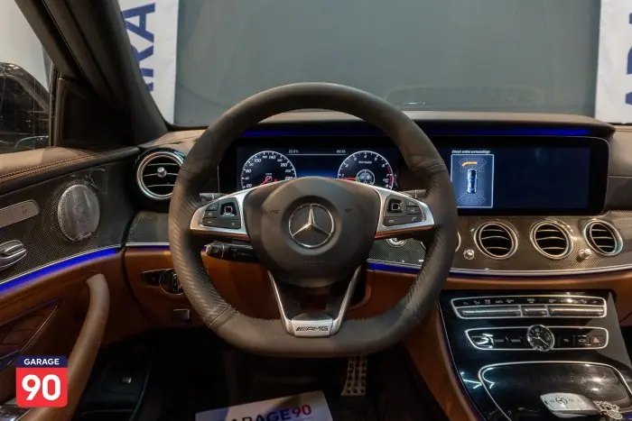 Mercedes-Benz E300 2017 - صورة 10