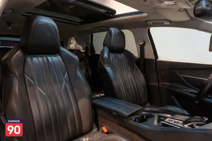 Peugeot 5008 2020 - صورة 12