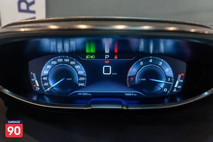 Peugeot 5008 2020 - صورة 11
