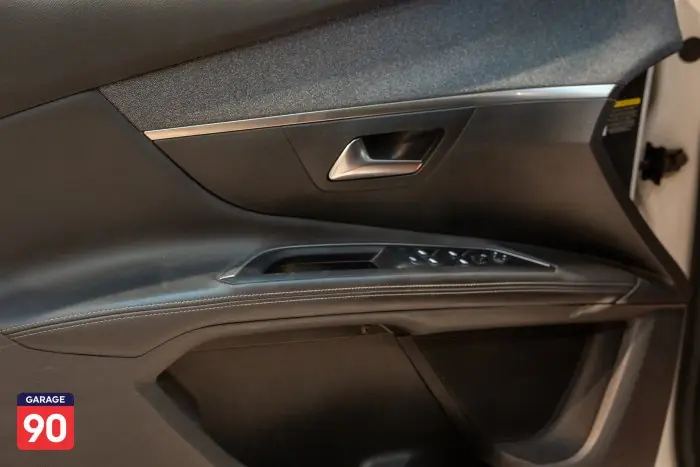 Peugeot 5008 2020 - صورة 16